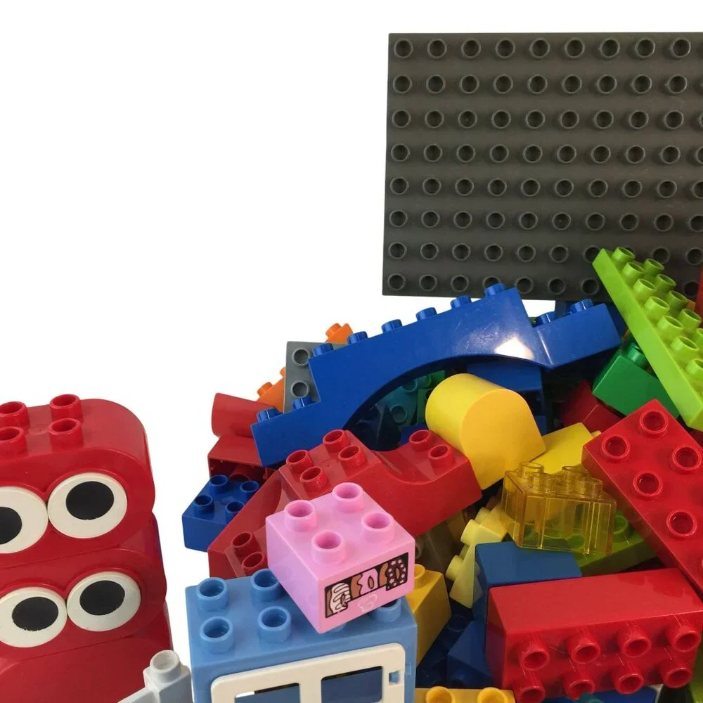 Lego Duplo Building Blocks Lot 190+ Pcs Base Plate Face Eyes Steak Fence‎ Chair